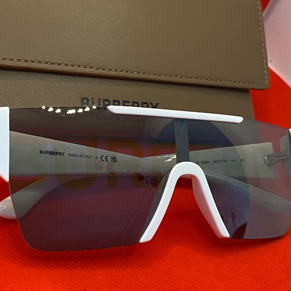 NEW Burberry BE4291 White Sunglasses - Picture 4 of 15